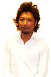 スタイリスト:井上 敦雄